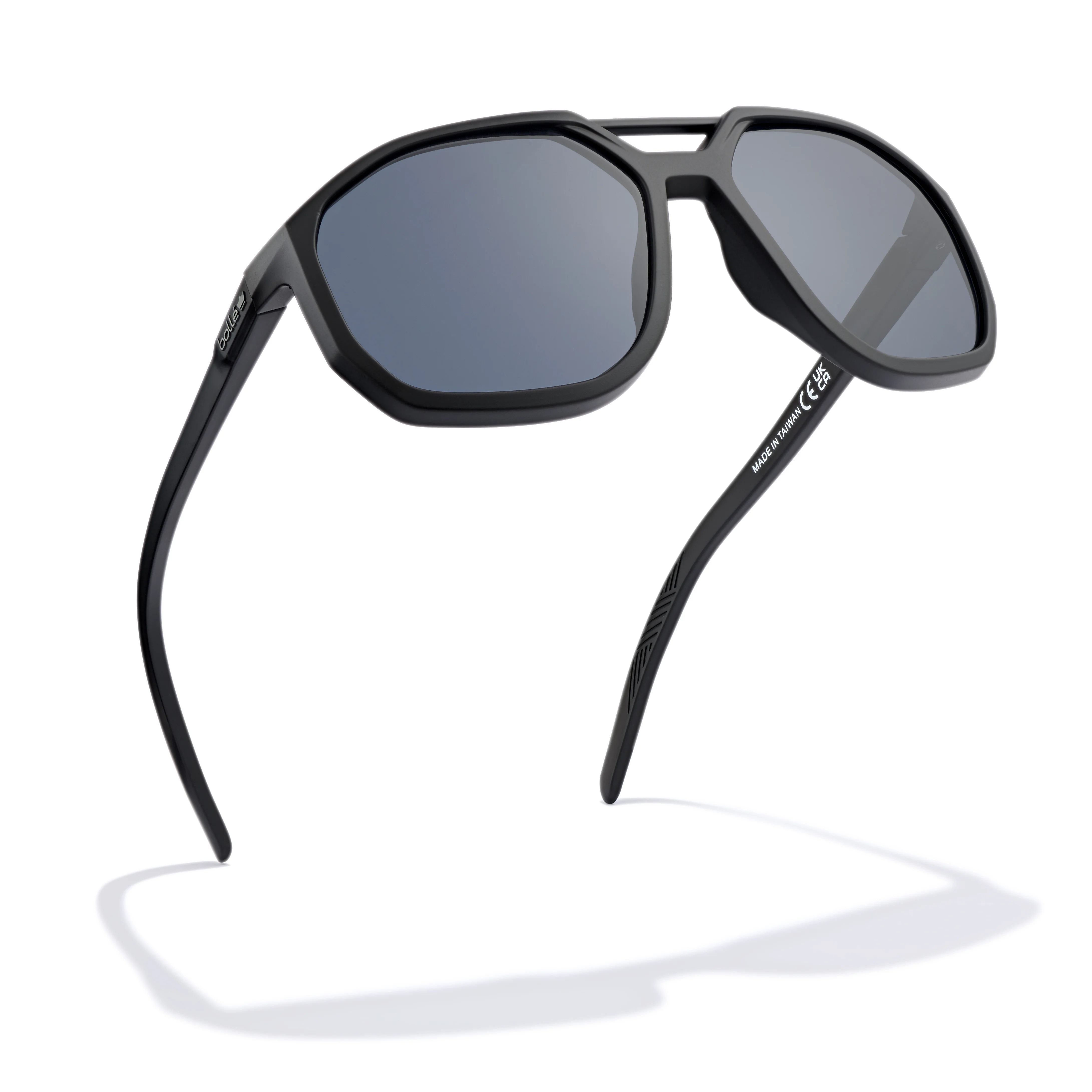 Lunettes de soleil lifestyle monture noire oculaire PC ALTUS image